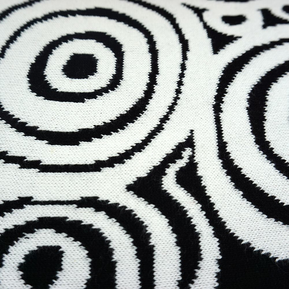 Black & White Seven Sisters Throw Blanket