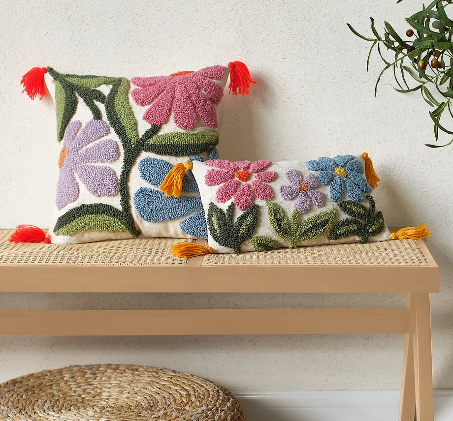 Wavy Floral Hooked Pillow